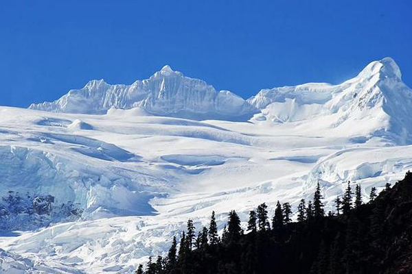 夢境奢華，布宮，林芝，巴松措，魯朗林海，波密，然烏湖，大峽谷，朗縣 ，拉姆拉錯，澤當，羊湖，滿拉水庫，珠峰大本營，納木措扎營12晚13日游