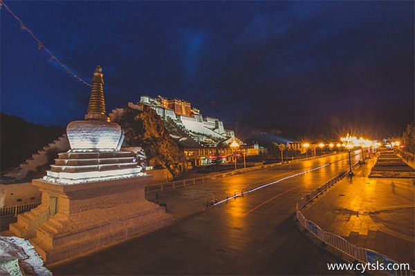 西藏旅游跟團游