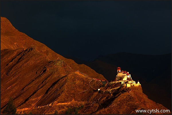 西藏自治區有名的景點