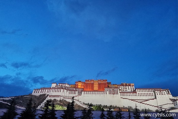 拉薩到納木錯有多遠(yuǎn)