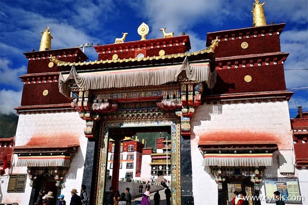 西藏昌都地區游玩