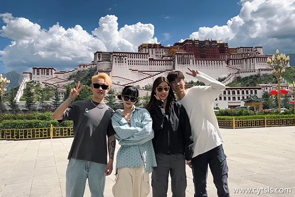 四個人去西藏旅游一趟大概多少錢