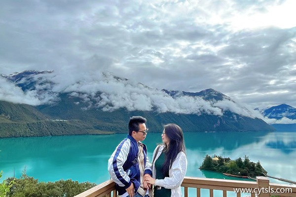 從大連到西藏跟團一周要多少錢