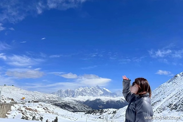 去西藏玩10天1萬夠嗎