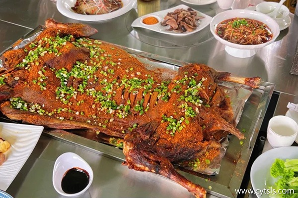 三個人去西藏一個星期要準備什么