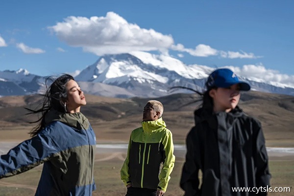 三個人去西藏一個星期要準備什么