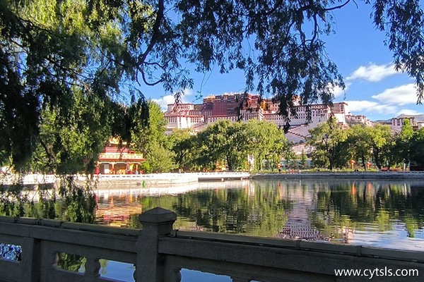 八月去西藏七天游大概多少錢